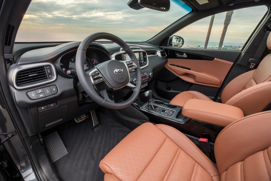 Интерьер Kia Sorento SXL (UM) 2018 года  (NA) (фото 21 из 41)